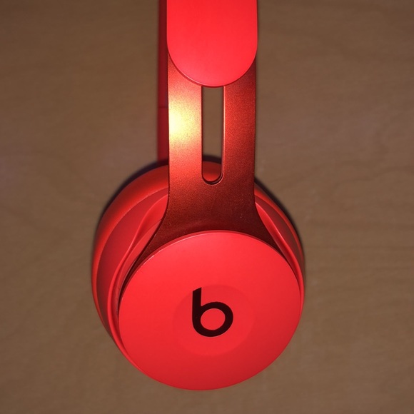 Beat solo pro red noice cancellation and wireless - Picture 2 of 5